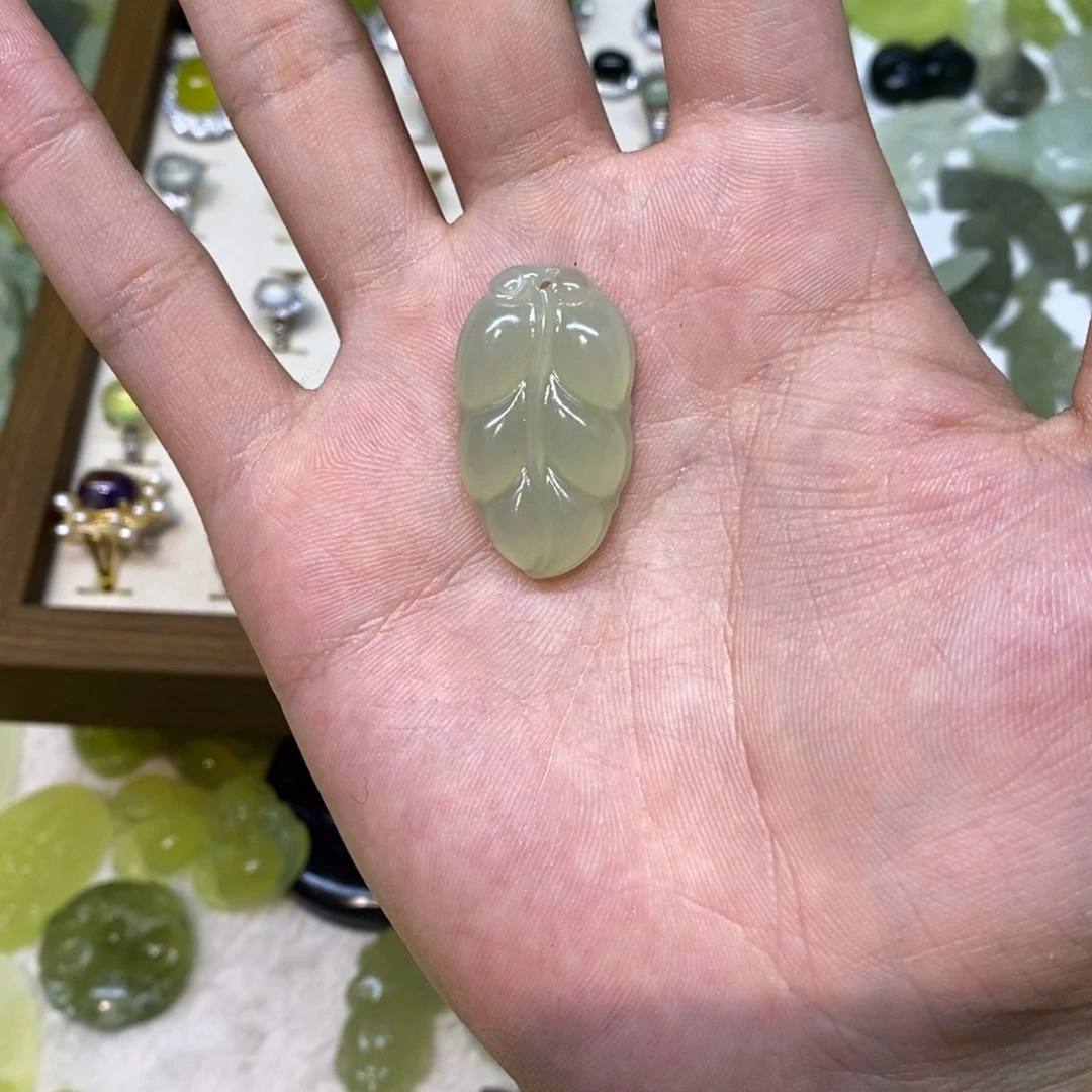 岫玉未镶嵌吊坠(不含链)