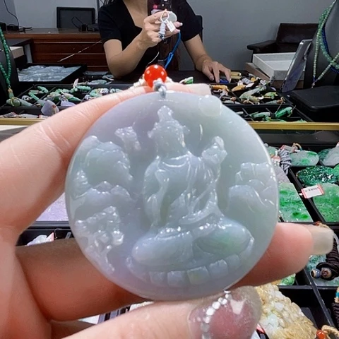 颈饰未镶嵌翡翠一个
