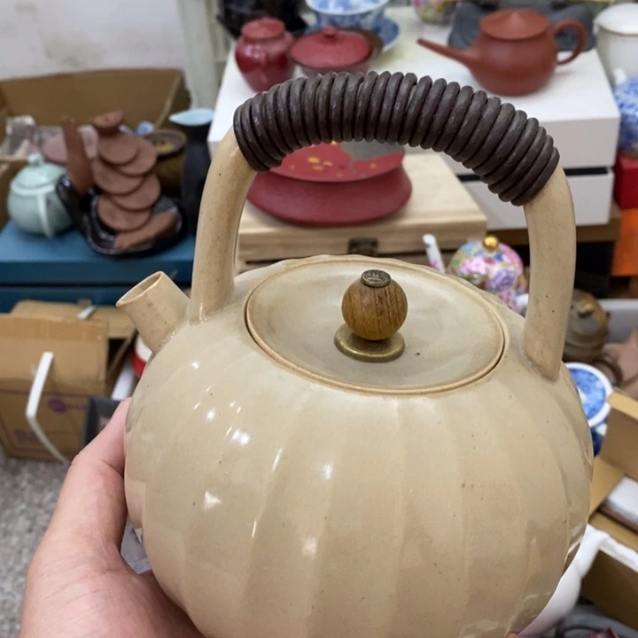 陶瓷艺术品及陶瓷壶壶