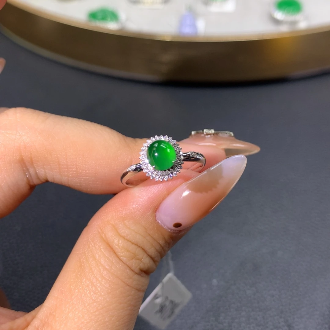 翡翠戒指18K金镶嵌翡翠