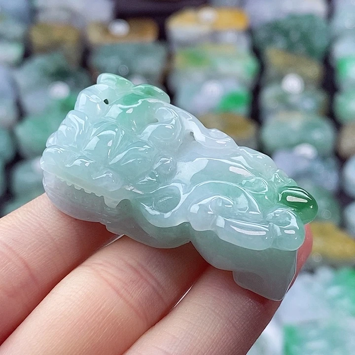 颈饰未镶嵌翡翠天然