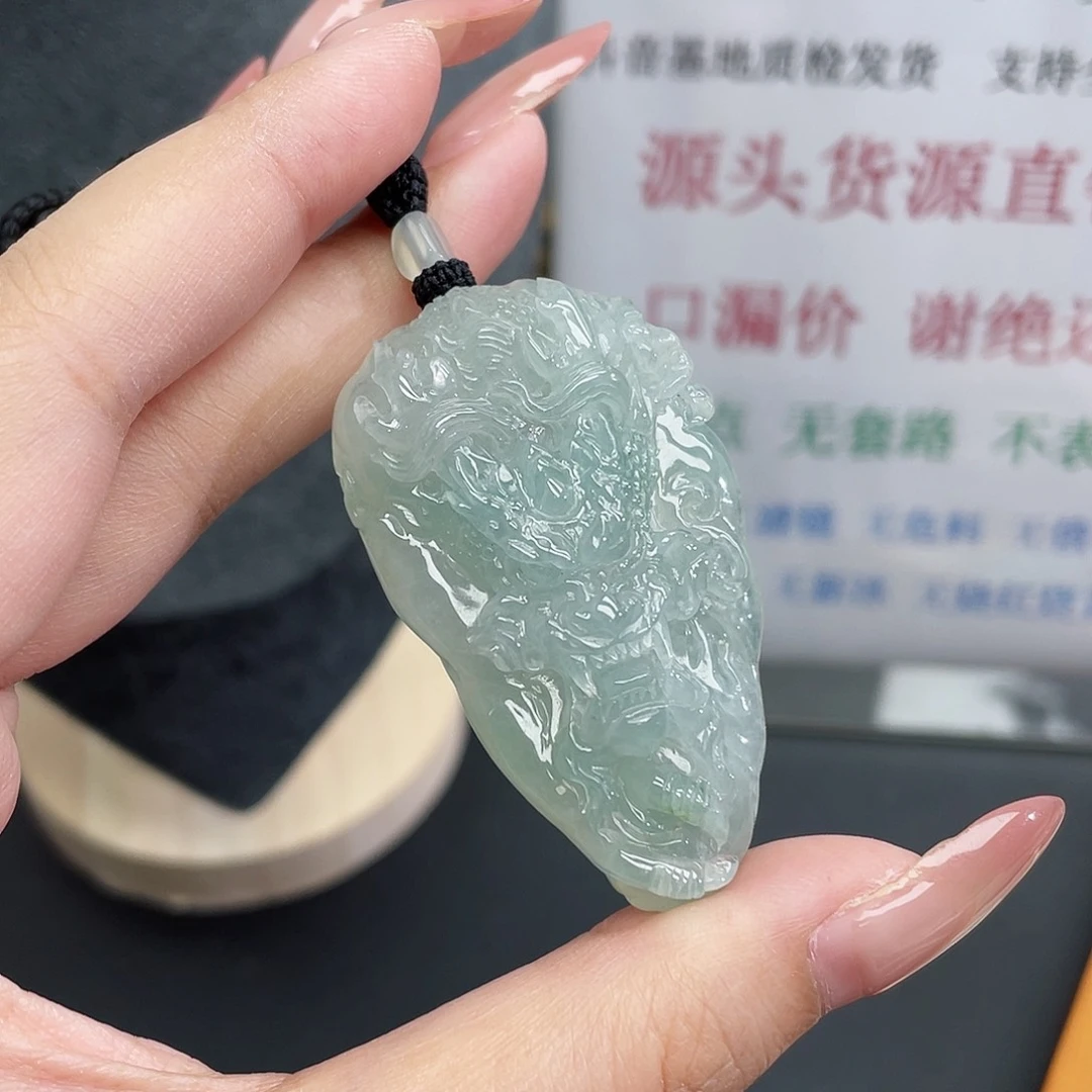 铭***象翡翠未镶嵌颈饰龙
