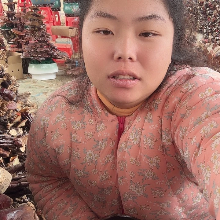 无花朵林*灵芝花开了吗