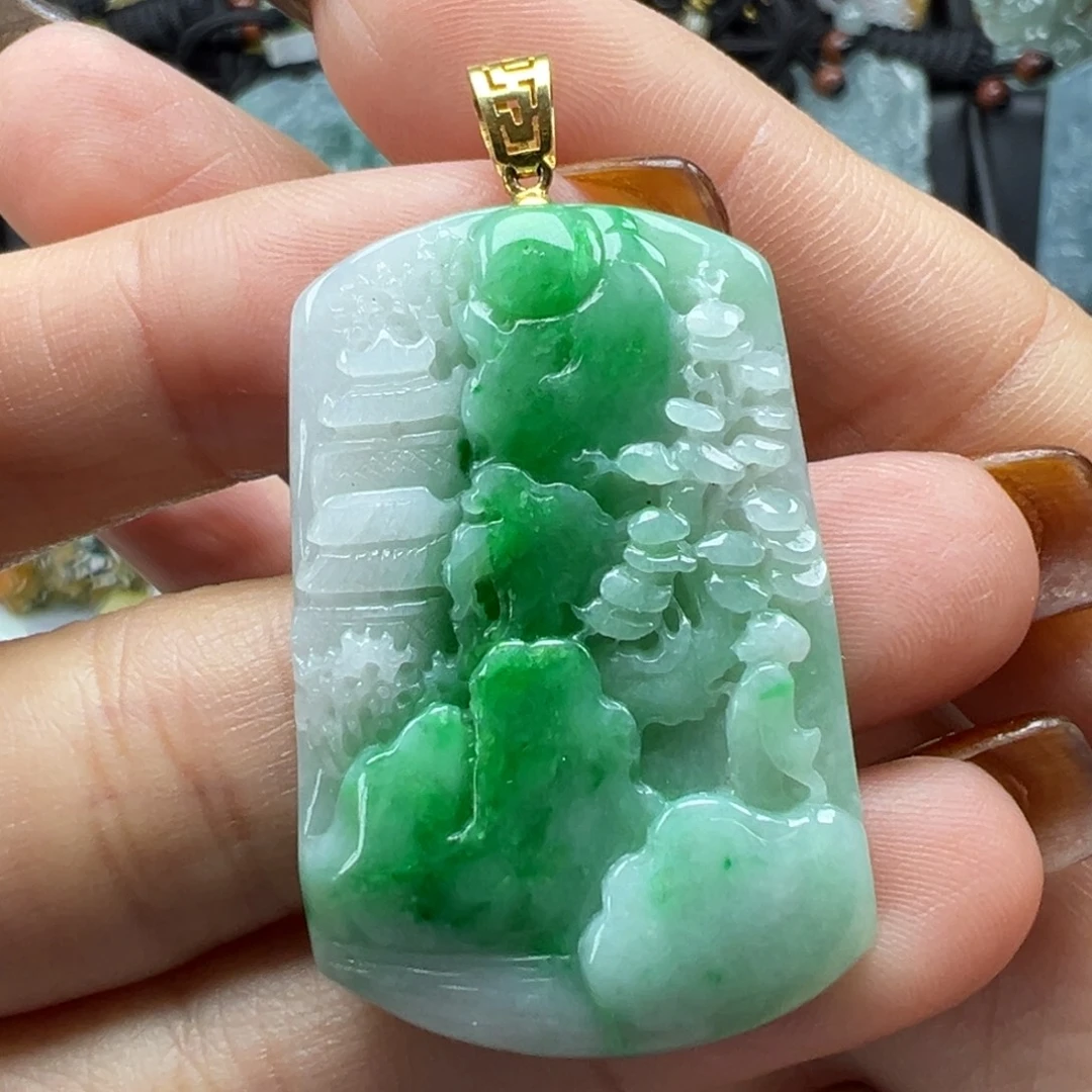 翡翠18K金镶嵌颈饰山水