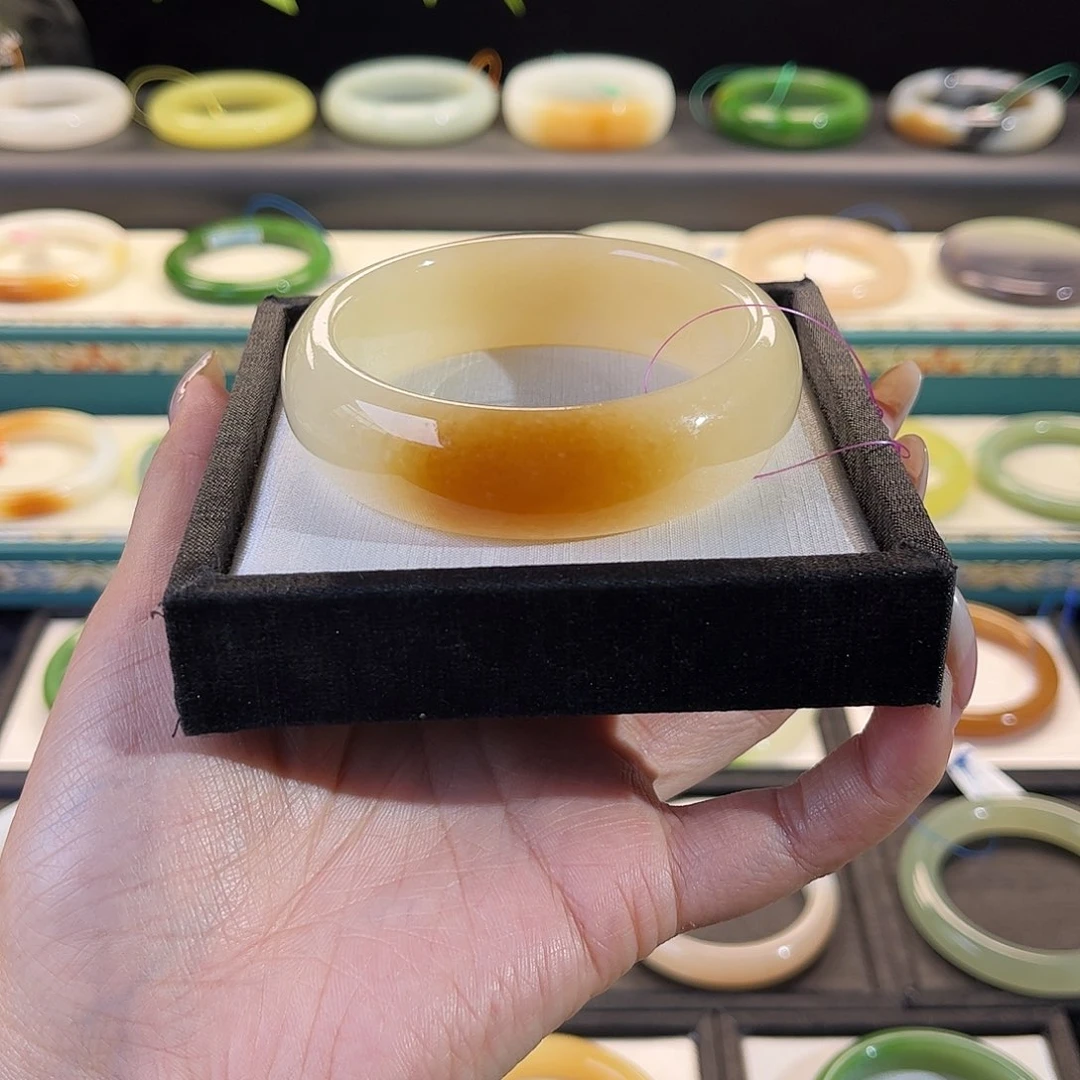 和田玉手镯未镶嵌1***3蜜糖宽版