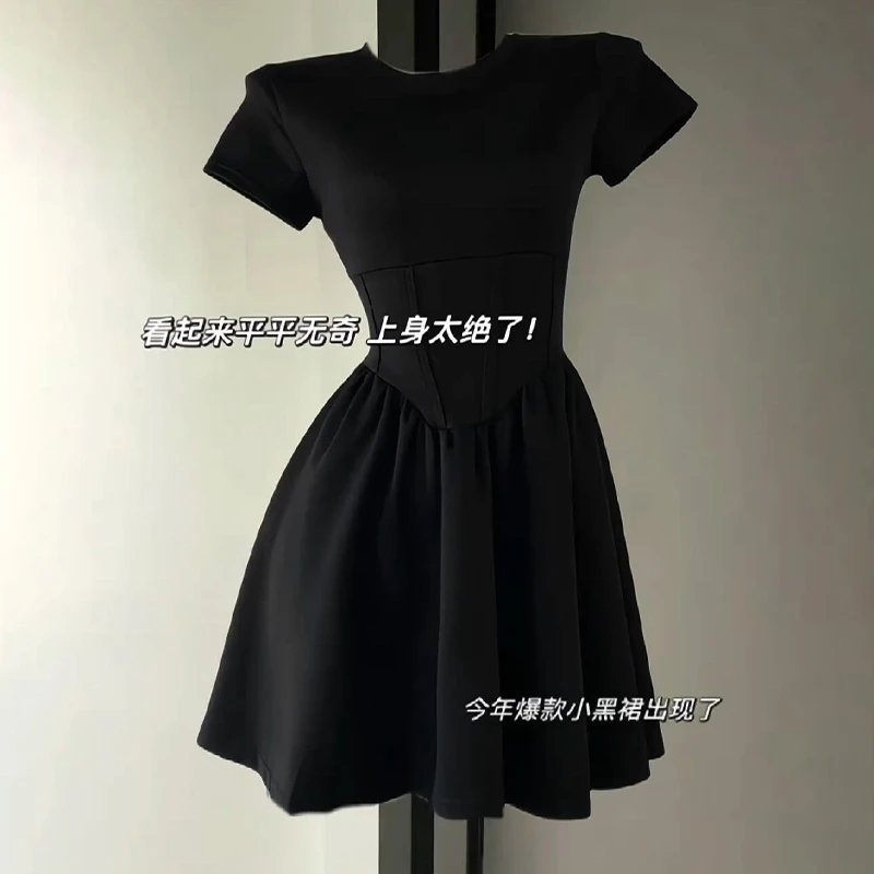 黑色修身法式鱼骨连衣裙显瘦裙子女夏季爆款2025新款高级感小黑裙