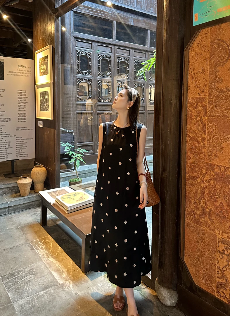 D113146F显瘦气质吊带裙印花夏季圆领经典连衣裙