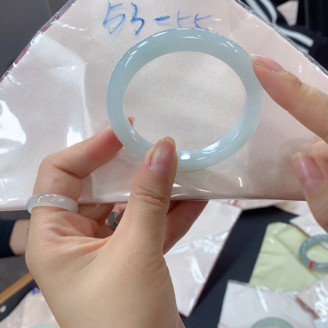 翡翠未镶嵌手镯买断