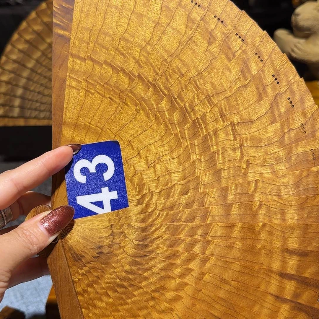 金丝楠音****蒙金丝楠木手把件