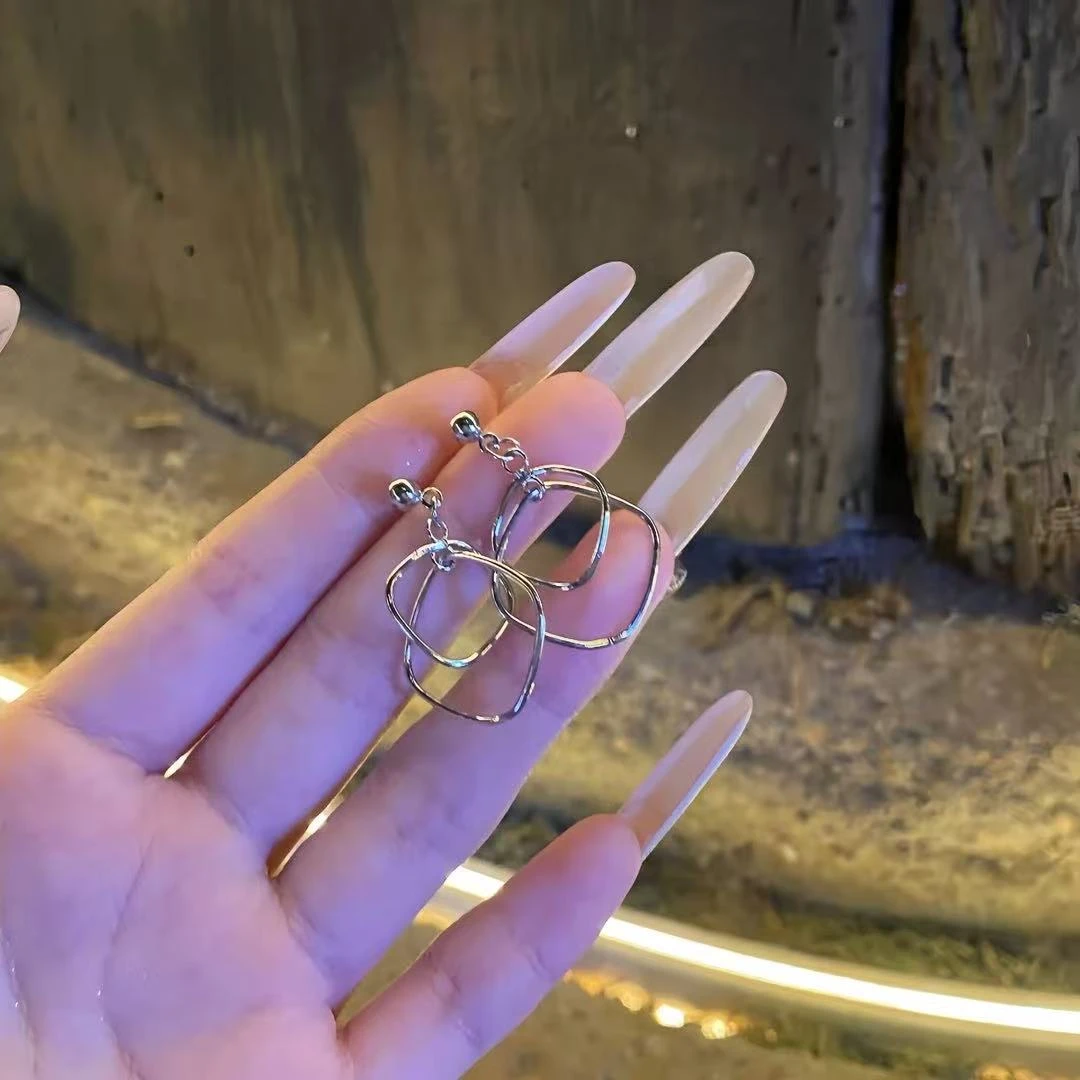 铜合金耳饰 轻奢镂空耳钉简约耳坠女新款素款耳环小众耳饰ins