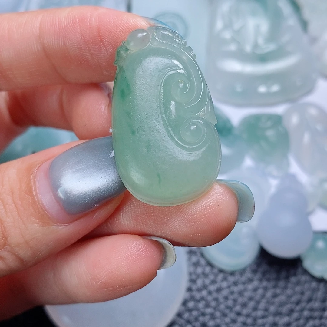 定制翡翠未镶嵌毛货付款后确认抛光