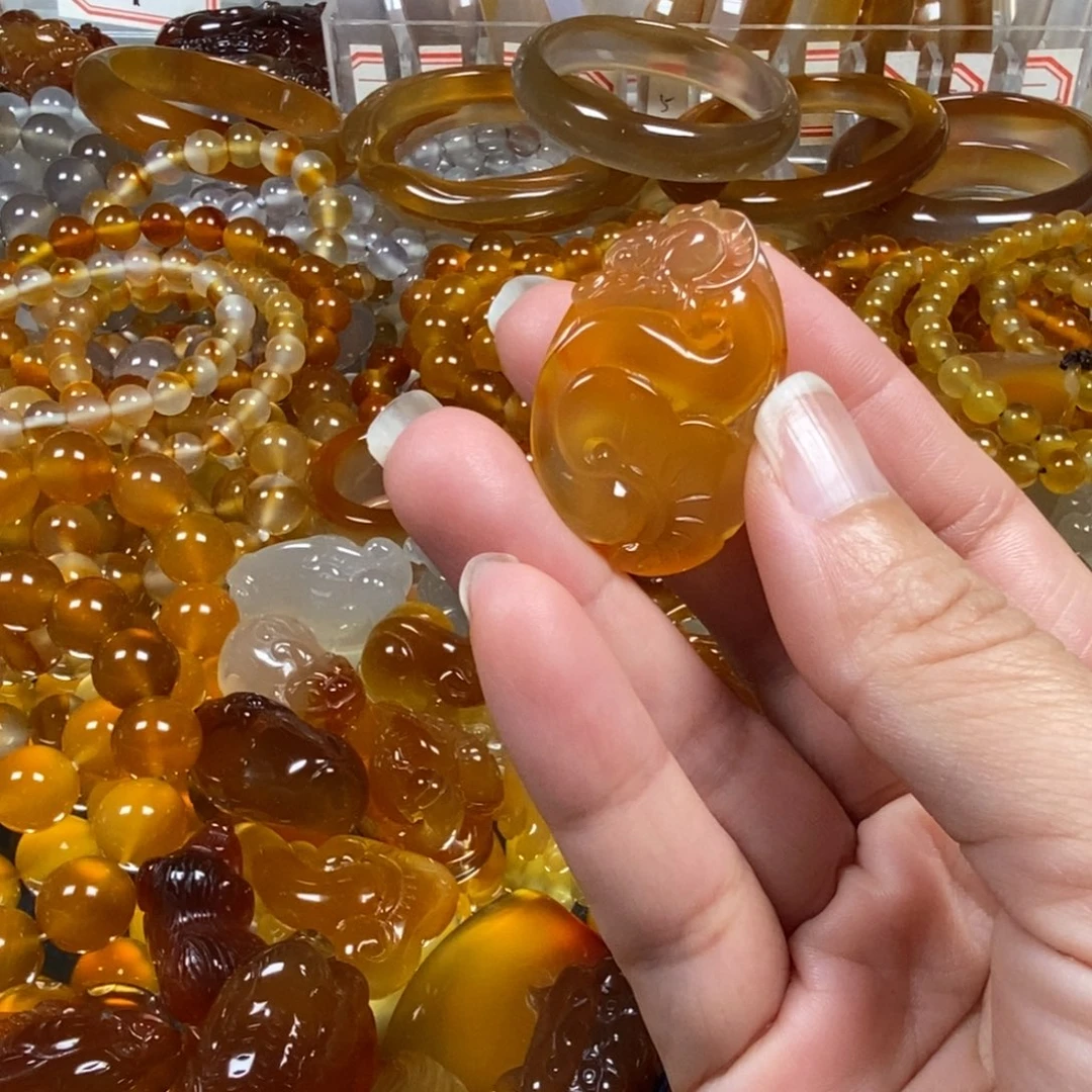 玛瑙/玉髓未镶嵌玛瑙吊坠