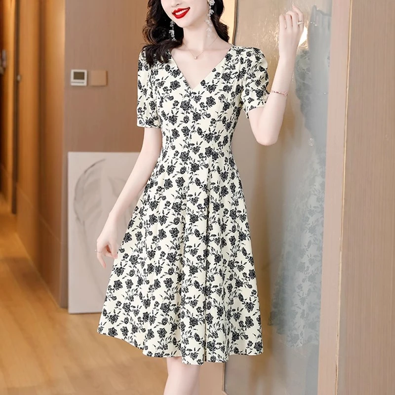 法式v领碎花短袖雪纺连衣裙女夏季2025新款夏装显瘦气质收腰a字裙