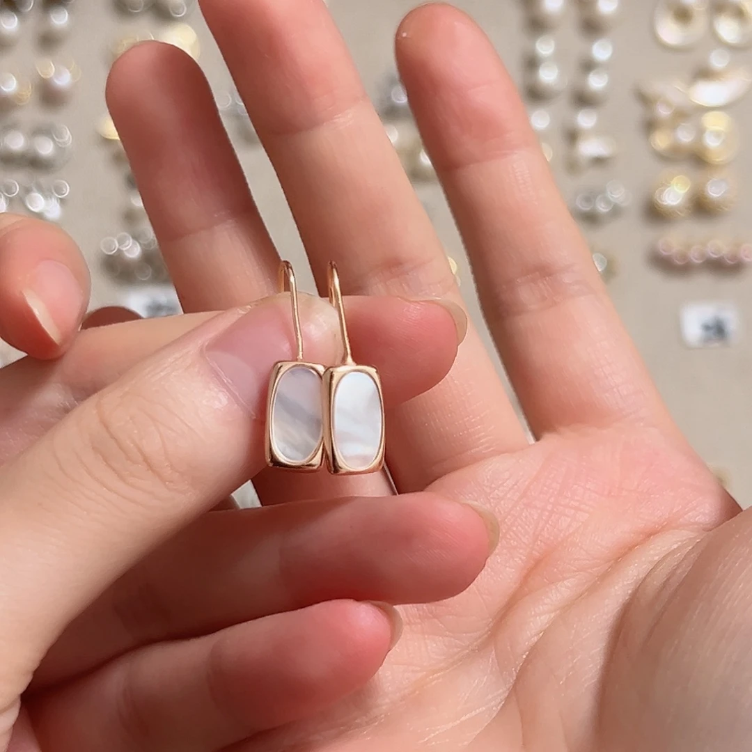 淡水珍珠银S925镶嵌耳饰