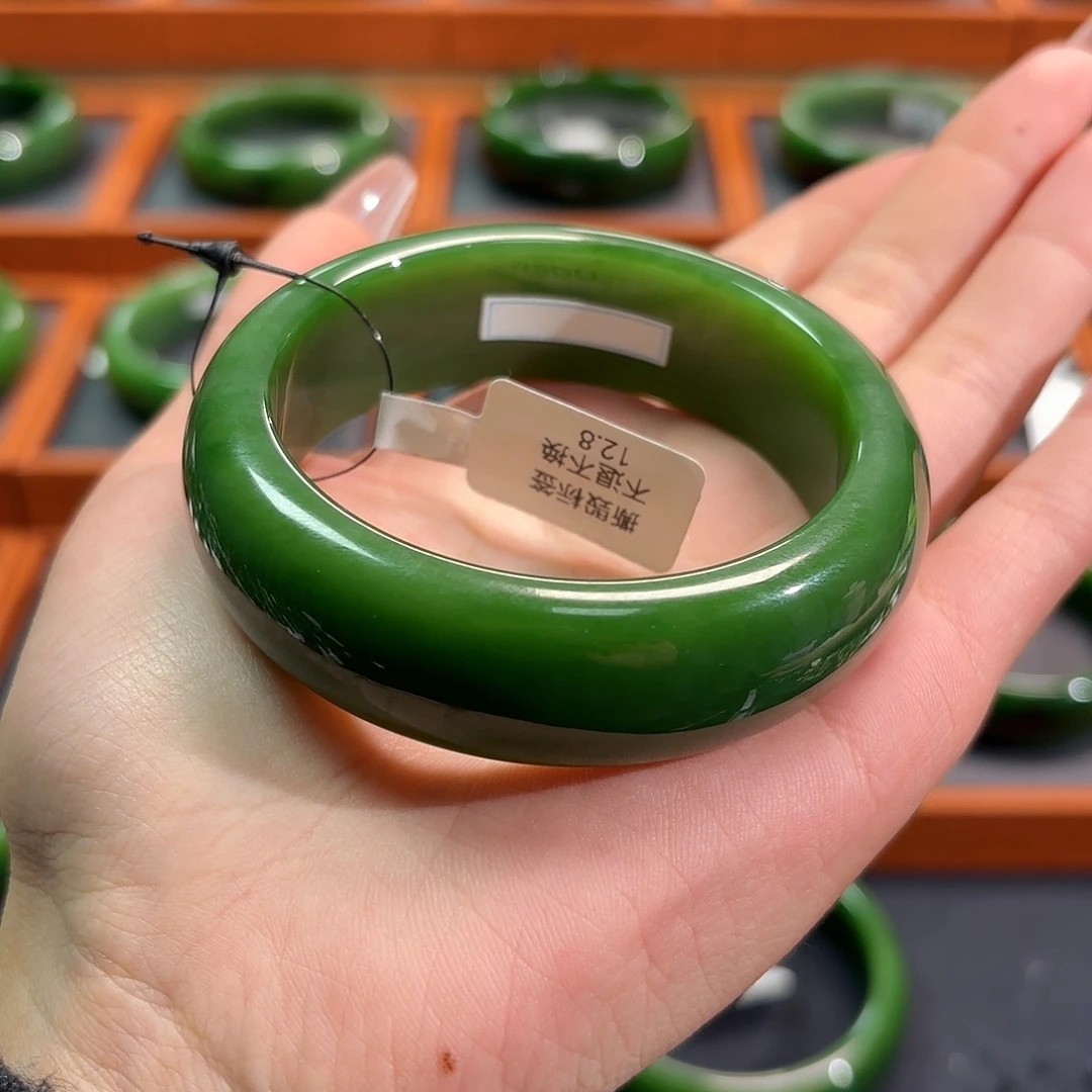 和田玉（碧玉）未镶嵌手镯满圈辣绿5657