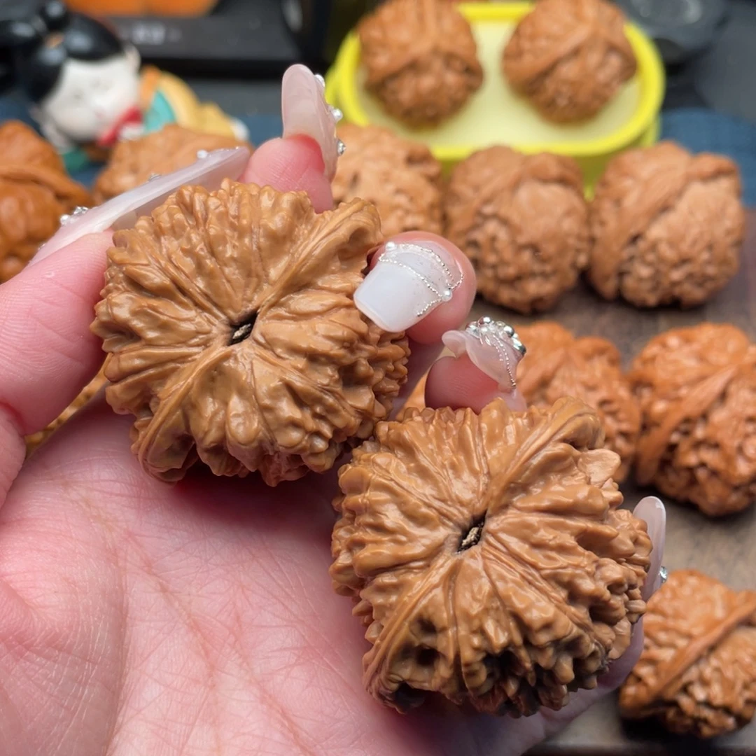 文玩核桃把件全品红皮官帽47