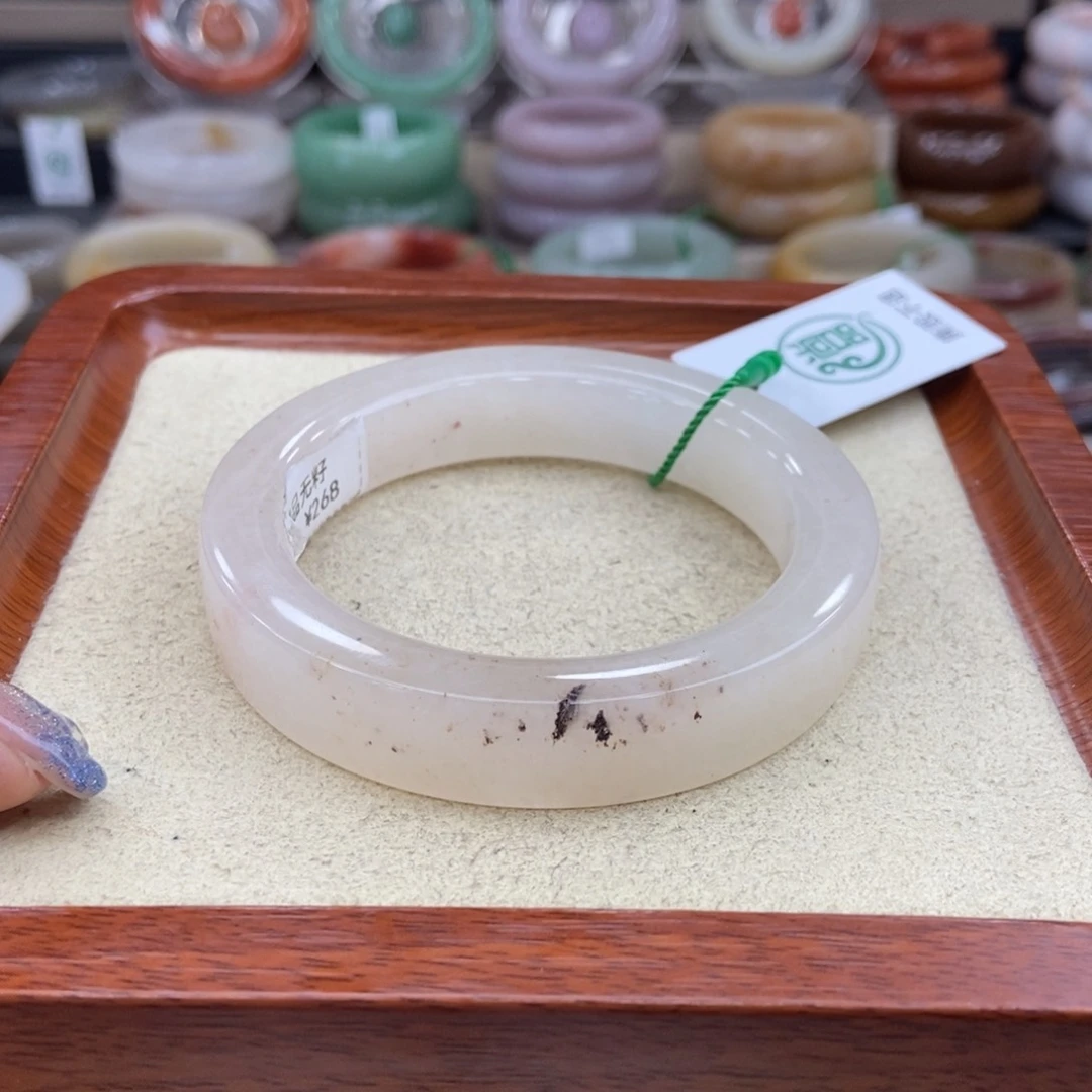 石英岩玉手镯未镶嵌