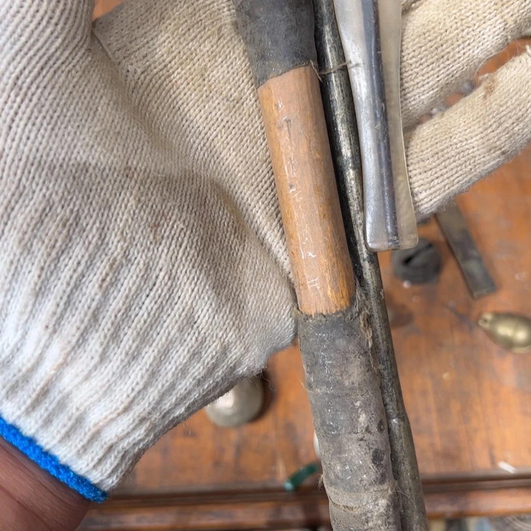 红***松一物一图，工艺品。