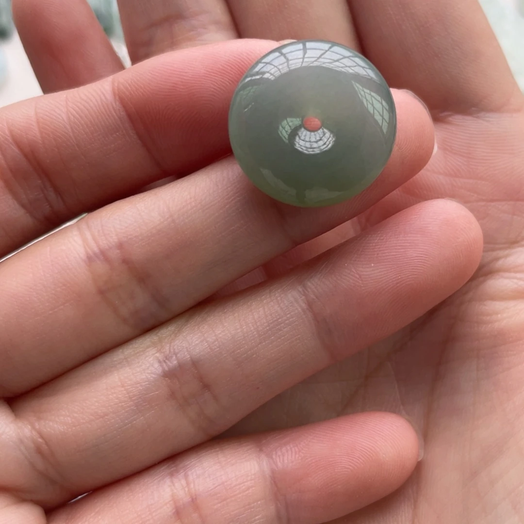 翡翠未镶嵌颈饰平安扣