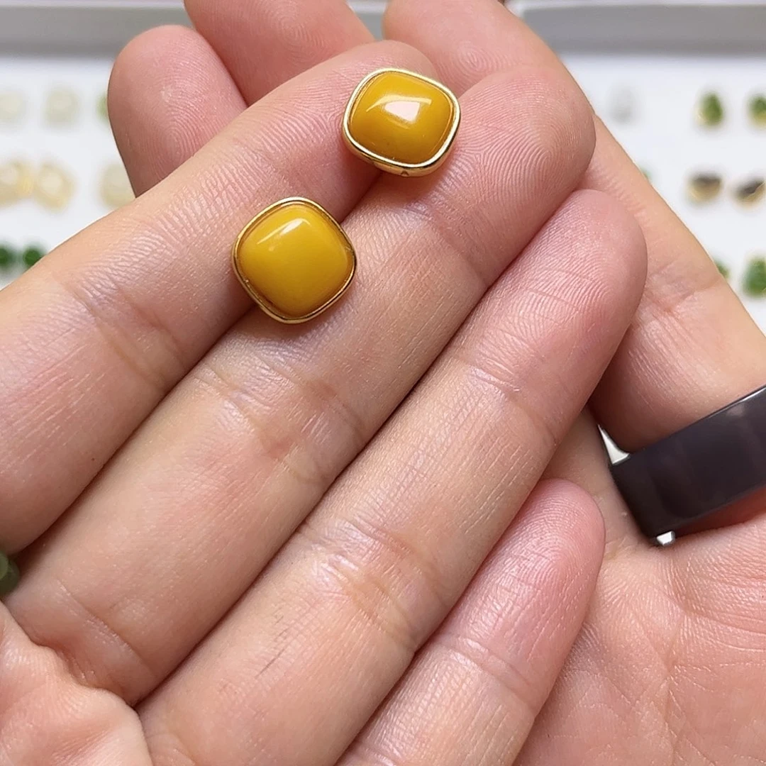 *****琥珀银S925镶嵌耳饰有瑕疵