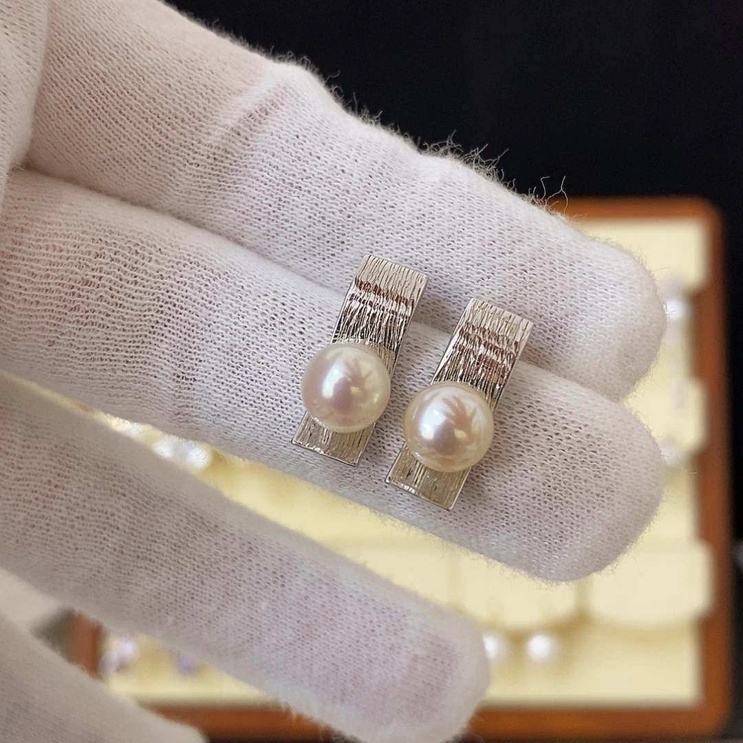 银S925镶嵌耳饰淡水珍珠