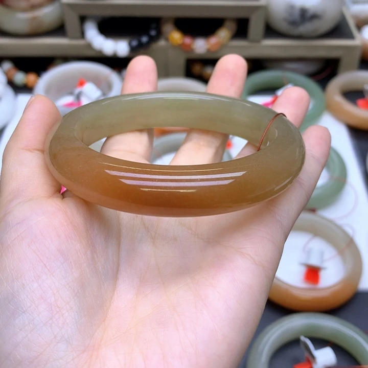 未镶嵌手镯石英质玉