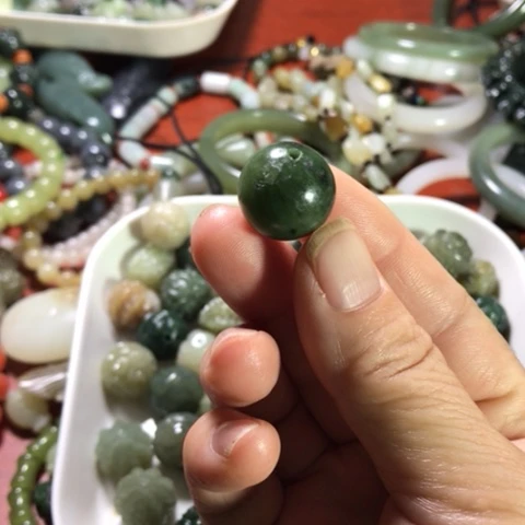 颈饰未镶嵌和田玉（碧玉）18碧玉珠