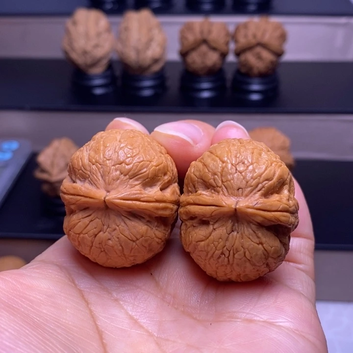 文玩核桃把件粗筋蛇蛋34