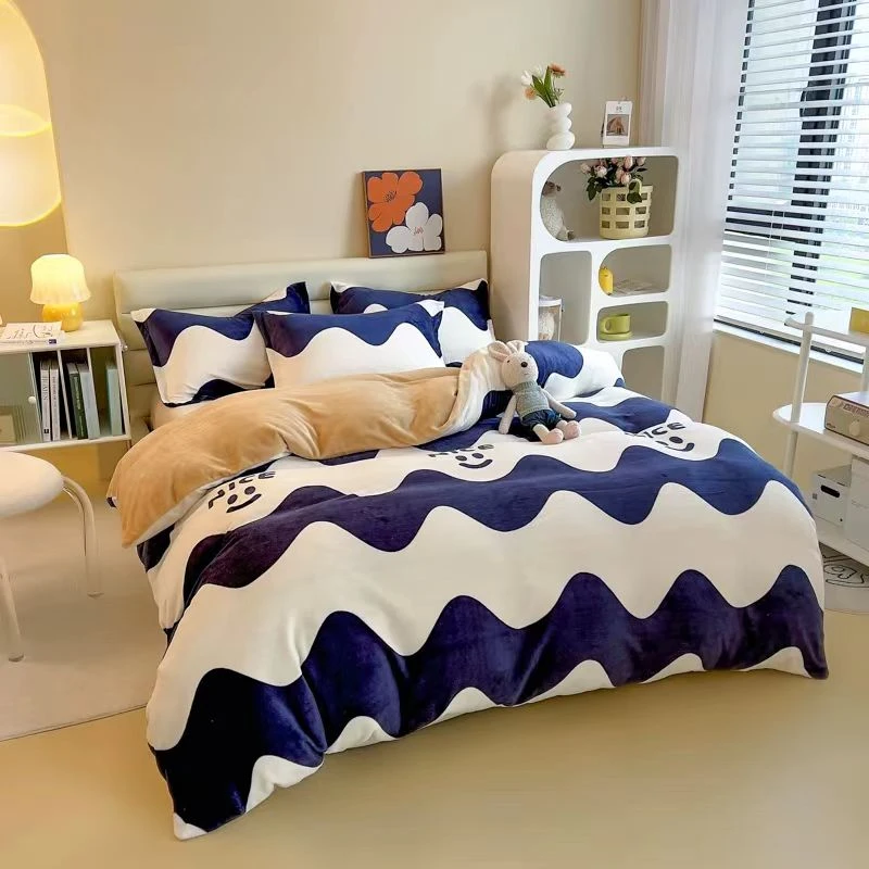 秋冬加厚可爱卡通牛奶绒保暖四件套4287（部分被套内里颜色不同）