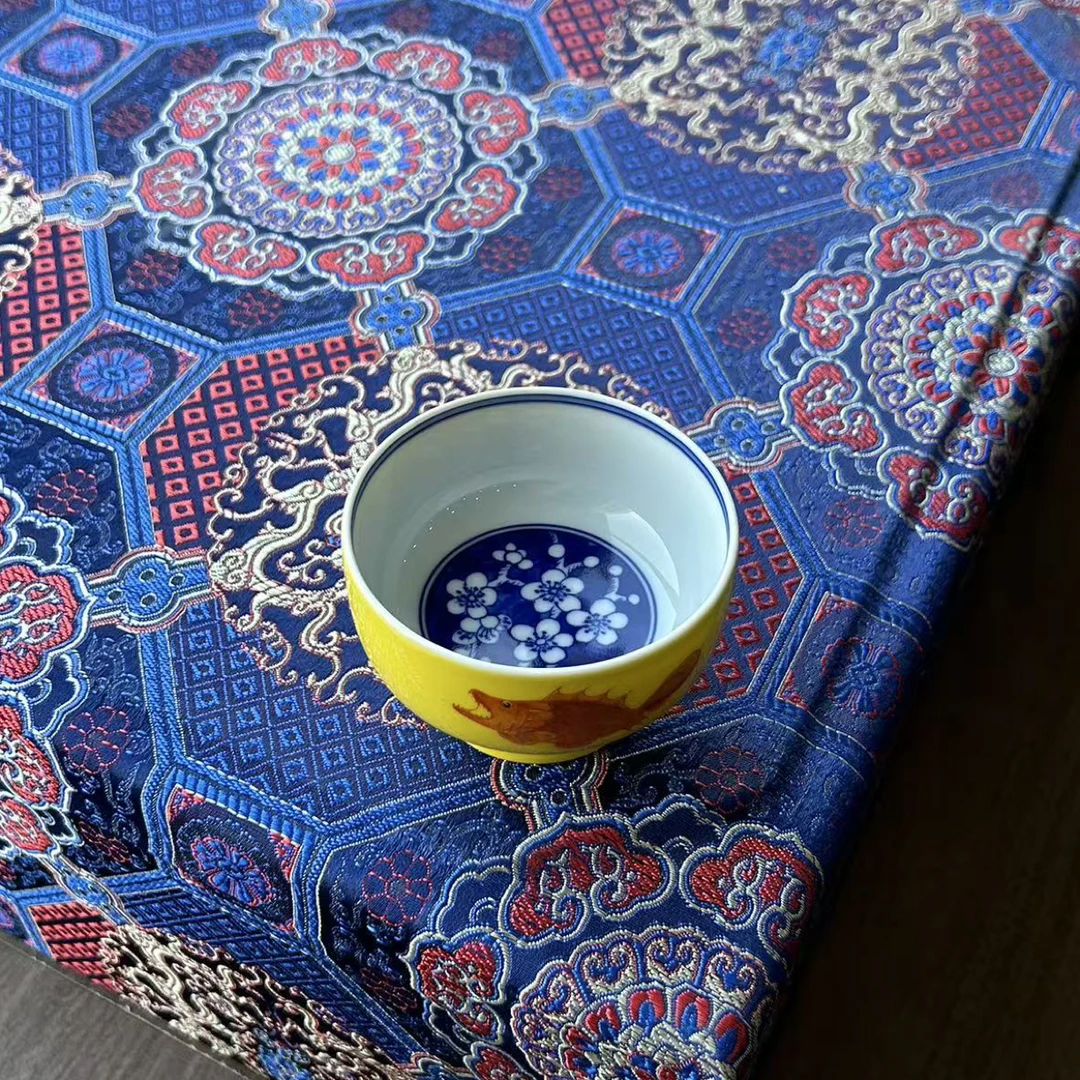 立勤堂黄釉点金鳜鱼高足杯（内梅花）