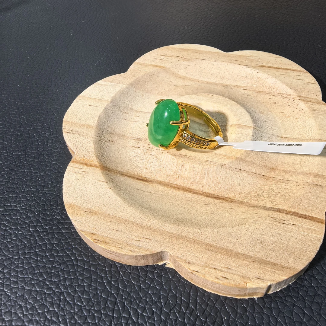 J02满绿缅翡蛋面戒指