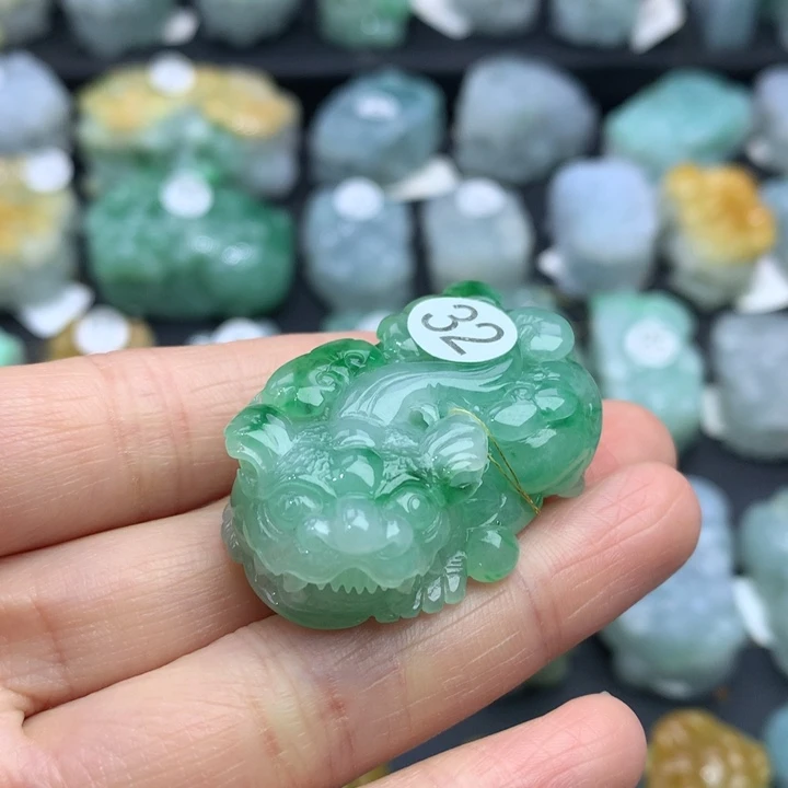 翡翠未镶嵌颈饰天然缅甸A货翡翠貔貅吊坠