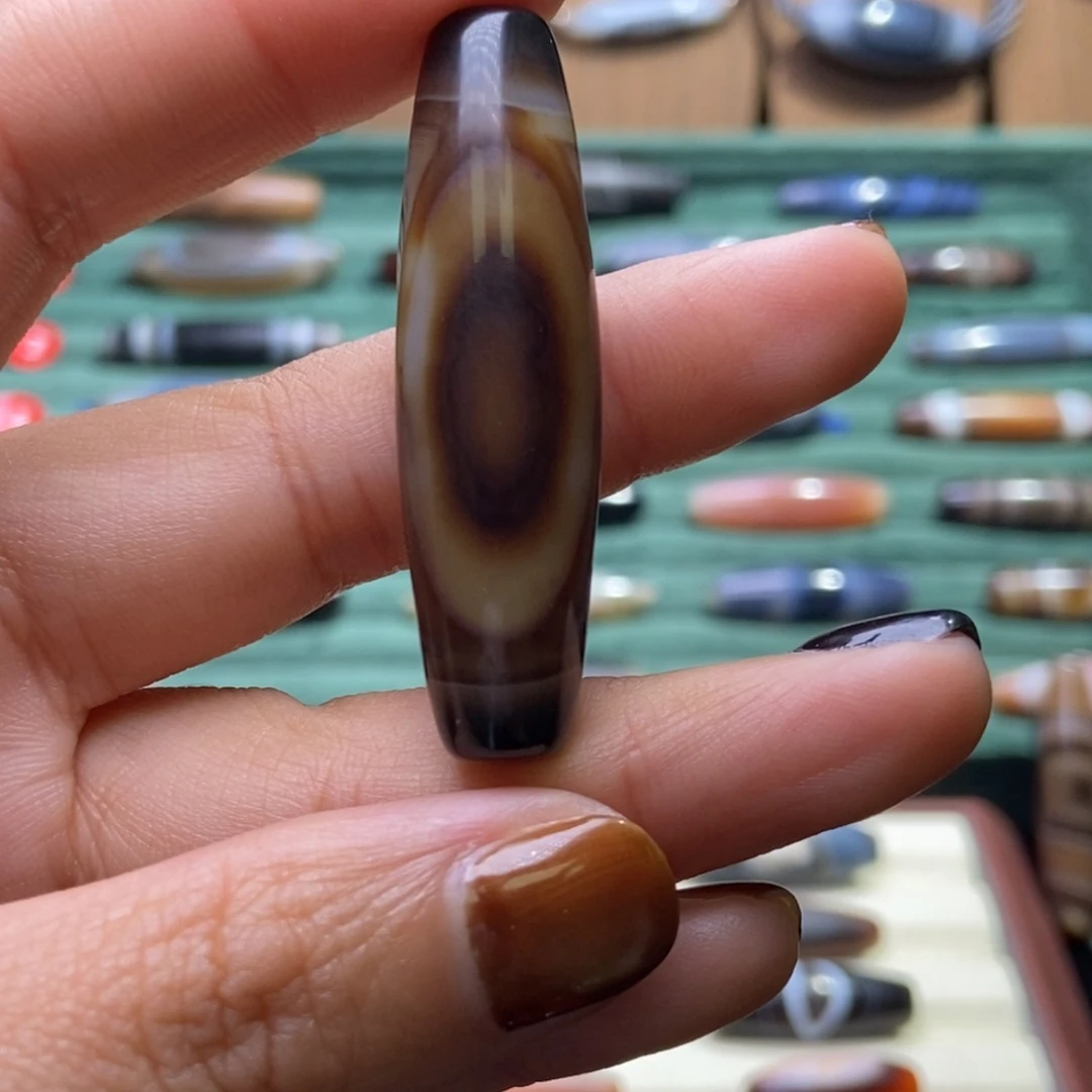 蓝***。玛瑙/玉髓未镶嵌颈饰