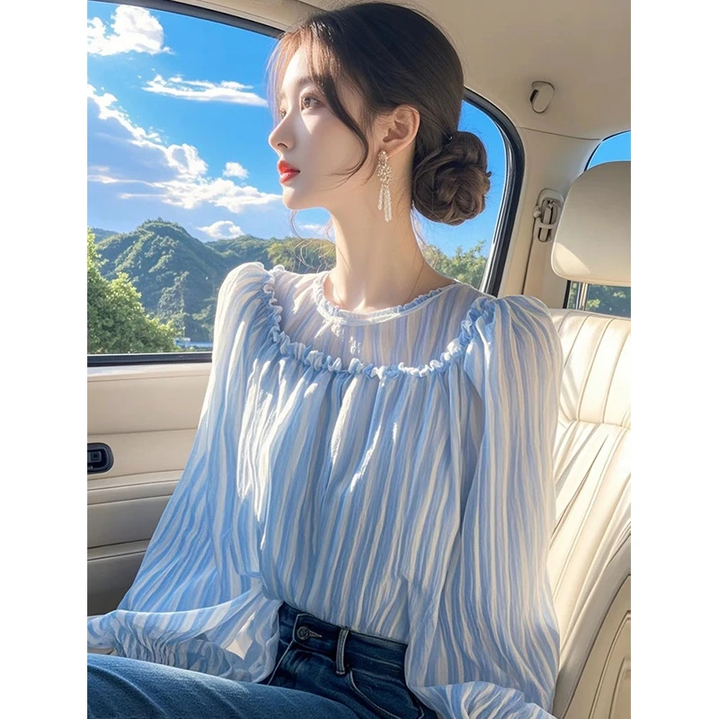 高级感小众别致蓝色竖条纹衬衫女装法式春季多巴胺穿搭超好看上衣