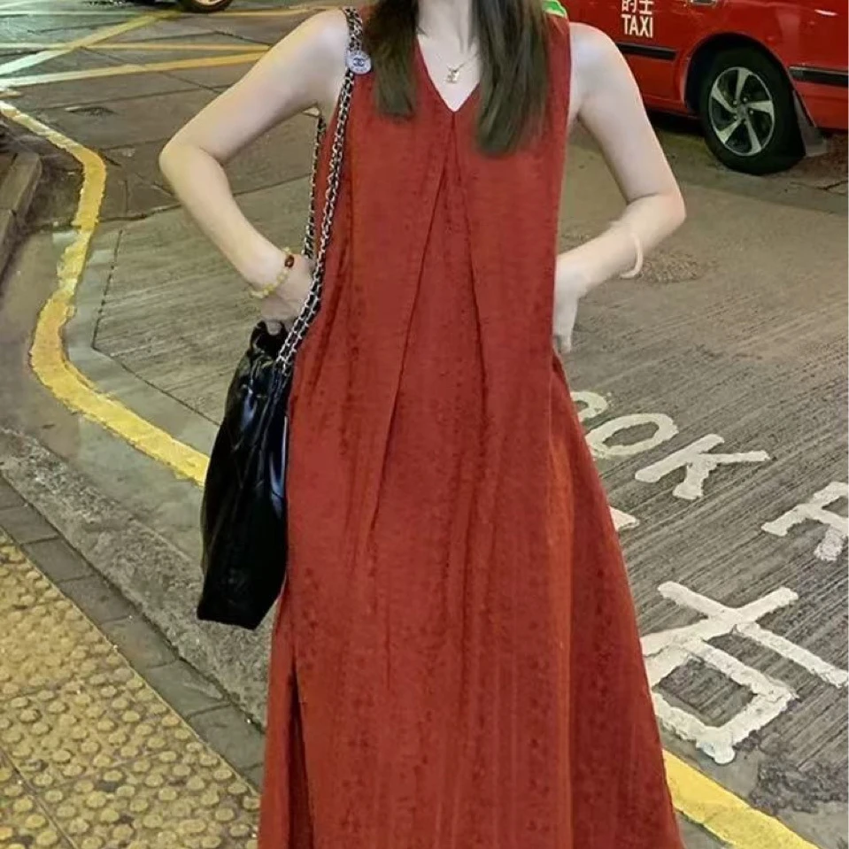 2025法式贝微微夏季新款极简风无袖v领气质连衣裙红裙女夏季新款