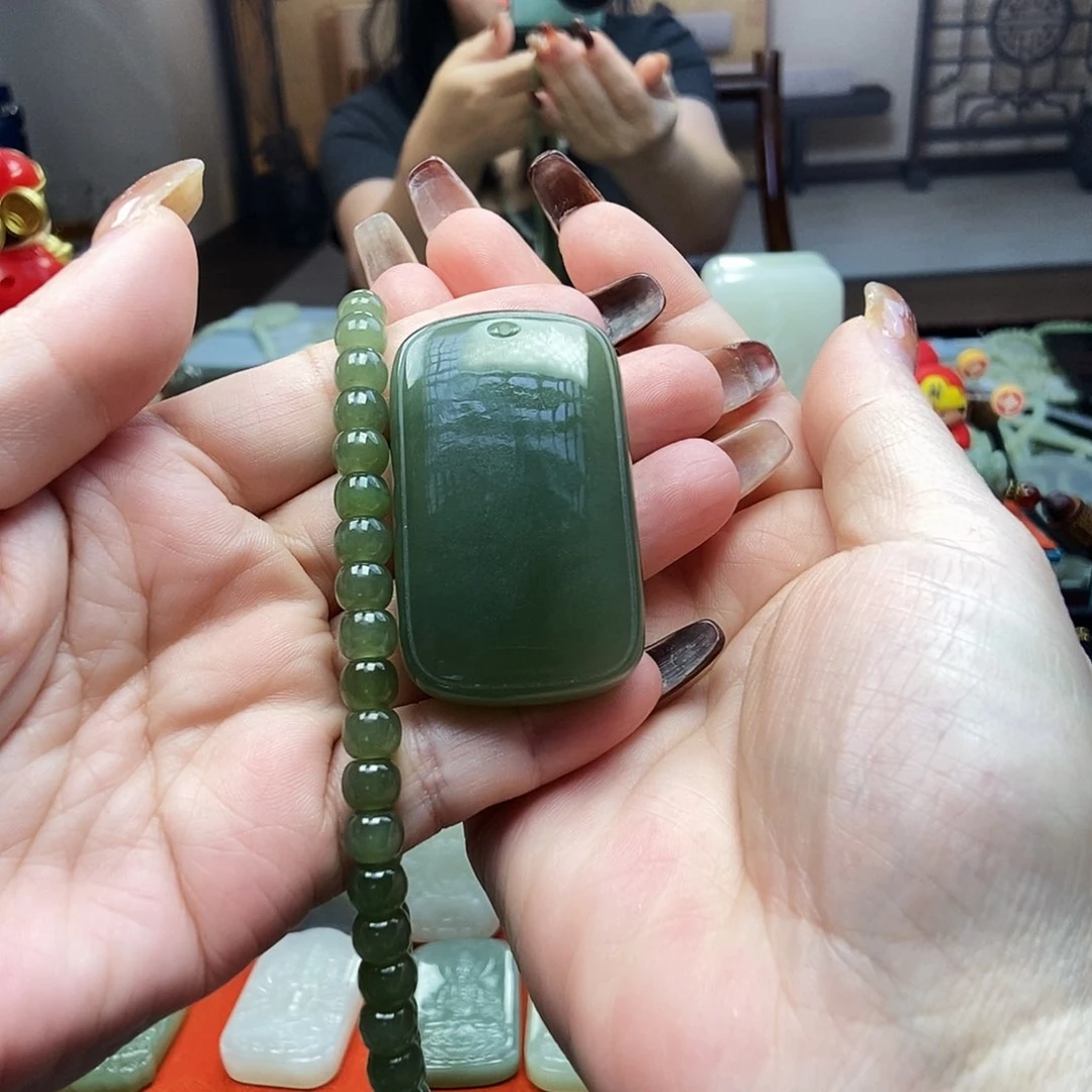 颈饰未镶嵌和田玉伱****雄