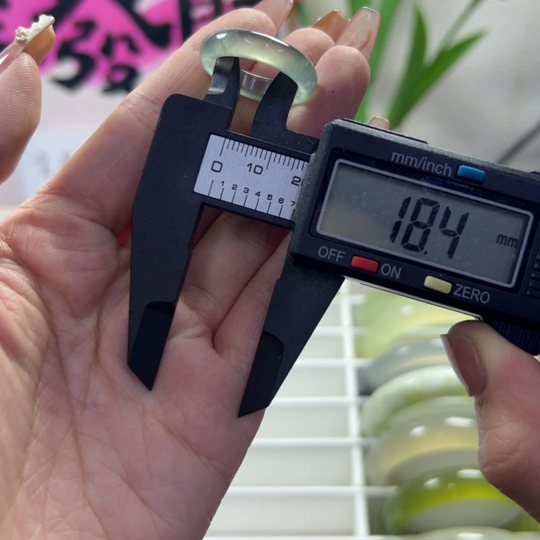 蛇纹石玉未镶嵌手镯313