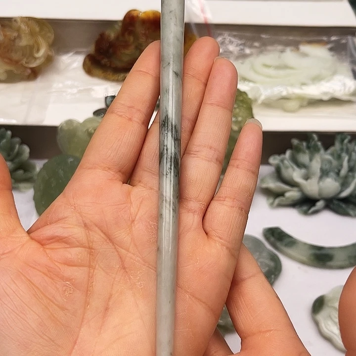 透闪石-蛇纹石玉未镶嵌发簪