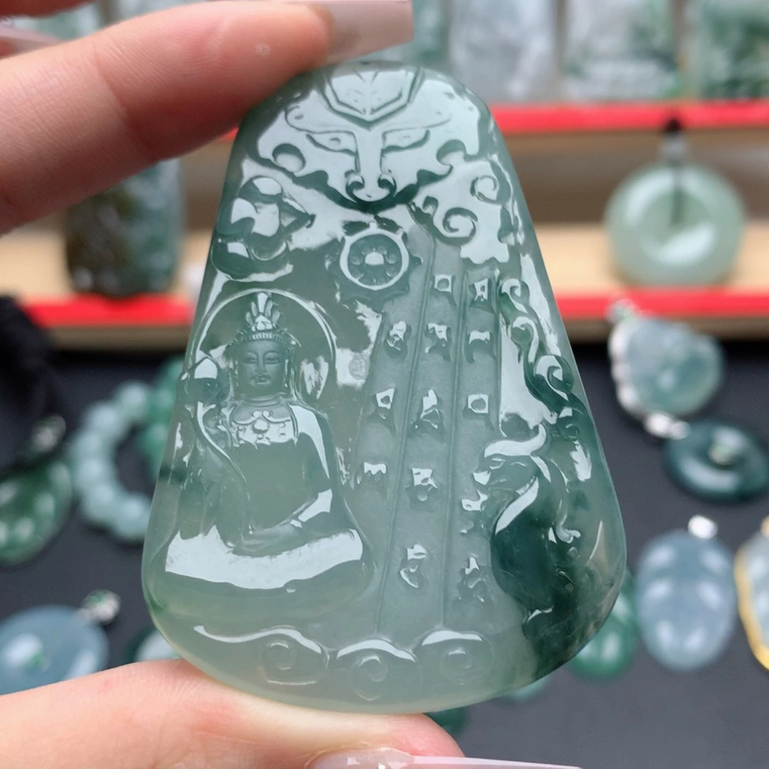 翡翠未镶嵌颈饰素衣观音