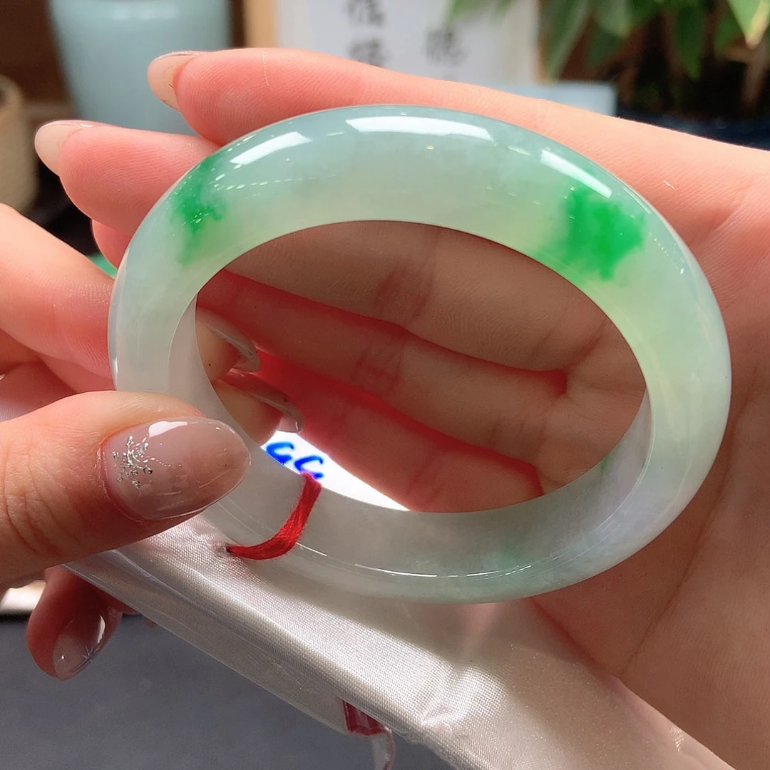 翡翠未镶嵌手镯冰绿底飘阳绿4号