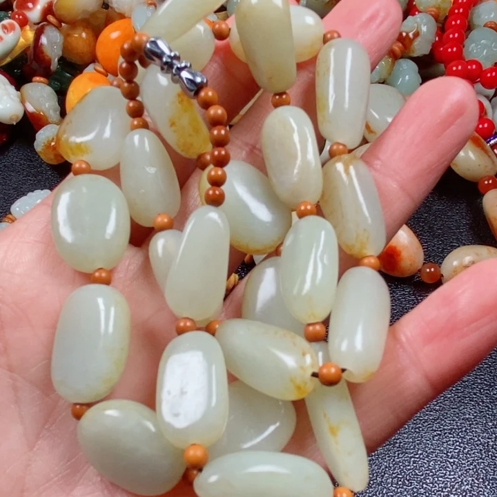 和田玉颈饰未镶嵌