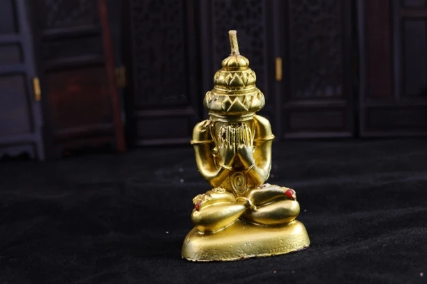 寺无邪手工艺品旁巴干蜡烛装饰