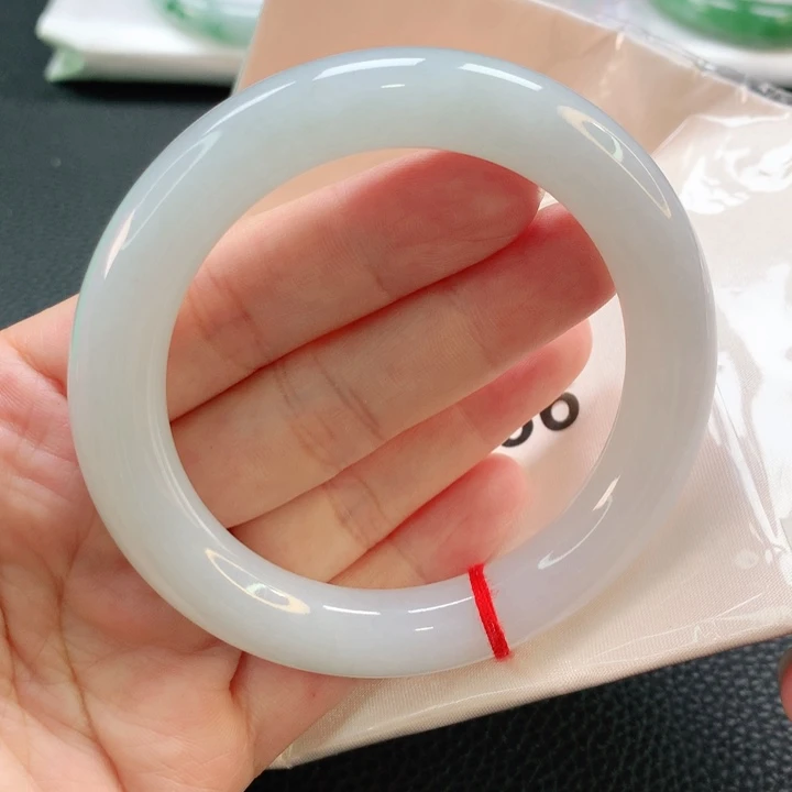 翡翠手镯未镶嵌60圆