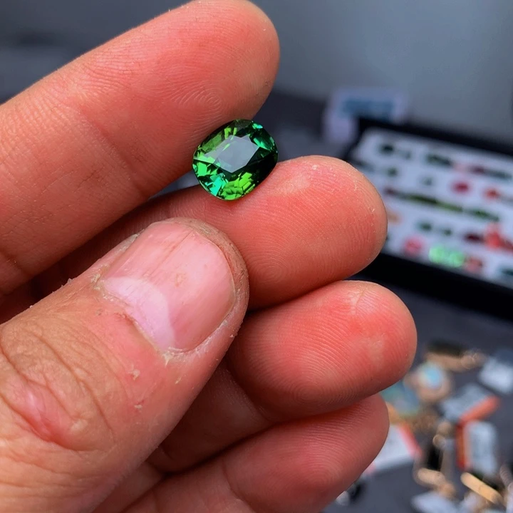 碧玺珠宝半成品未镶嵌怪*咯碧玺4.1克拉