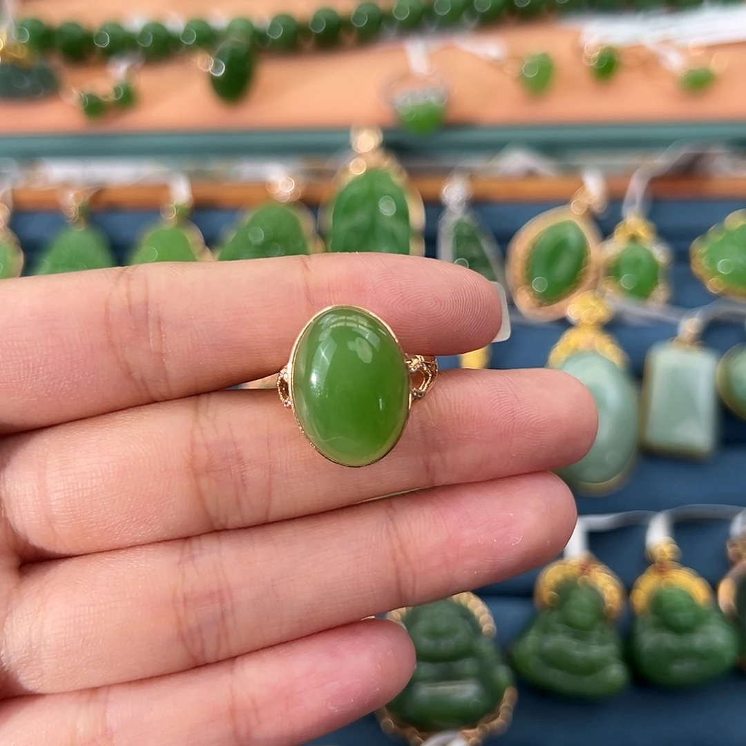和田玉（碧玉）18K金镶嵌戒指苹果绿蛋面18mm