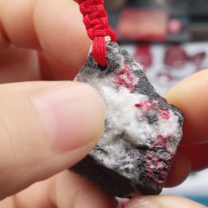 天然辰砂原石毛料