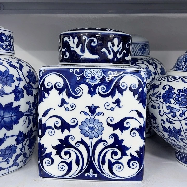 摆件手工手绘高温釉下彩家居摆件，储物罐茶叶罐，小微瑕福利