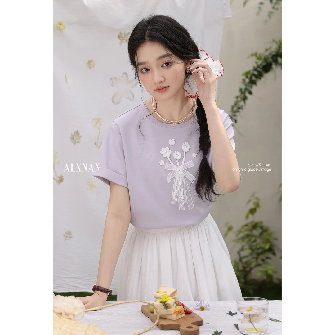 鹿向南「粉丝福利」女夏花朵设计感法式香芋紫短袖T恤L53781