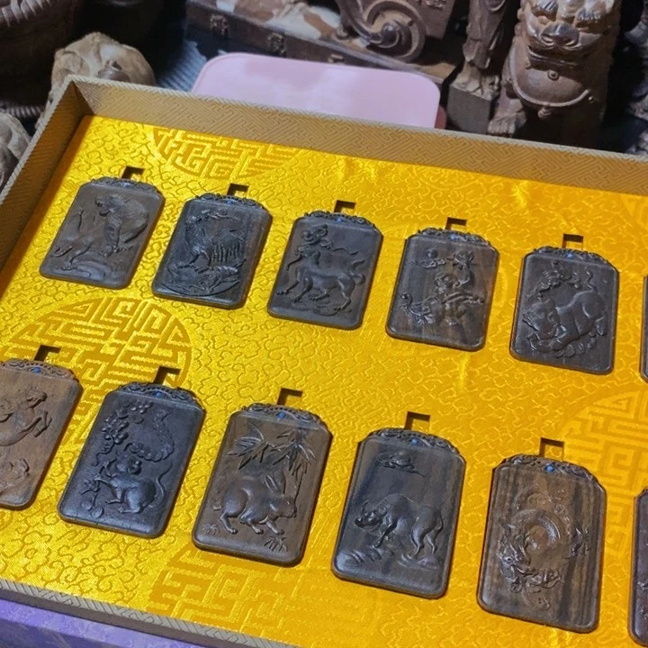 木家居用品摆件等