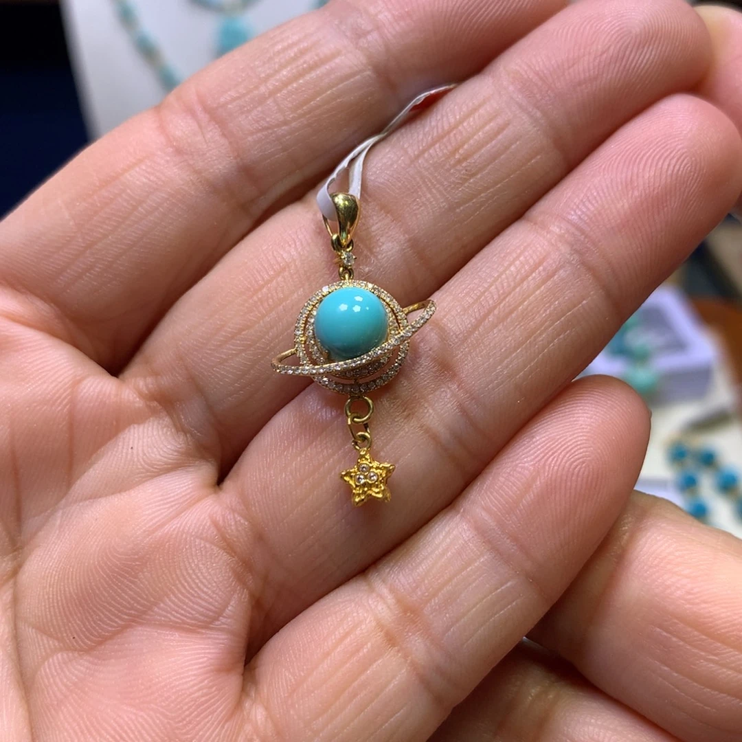 绿松石18K金镶嵌挂件